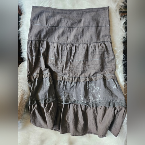 Olive green tiered ruffled Ella J Smaxi skirt size 12 - Picture 1 of 3